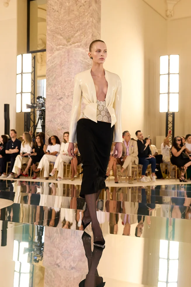 00003 schiaparelli fall 2026 couture credit brand 654x981