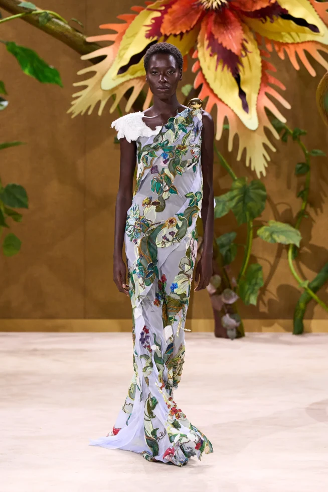 Chanel Outono/Inverno 2026-2027: Alta Costura 00004 chanel fall 2026 couture credit gorunway 654x981
