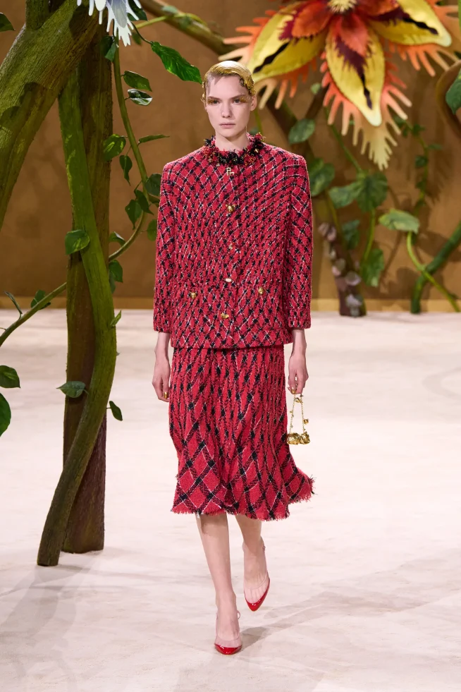 Chanel Outono/Inverno 2026-2027: Alta Costura 00019 chanel fall 2026 couture credit gorunway 654x981