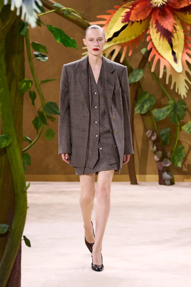 Chanel Outono/Inverno 2026-2027: Alta Costura 00040 chanel fall 2026 couture credit gorunway 654x981