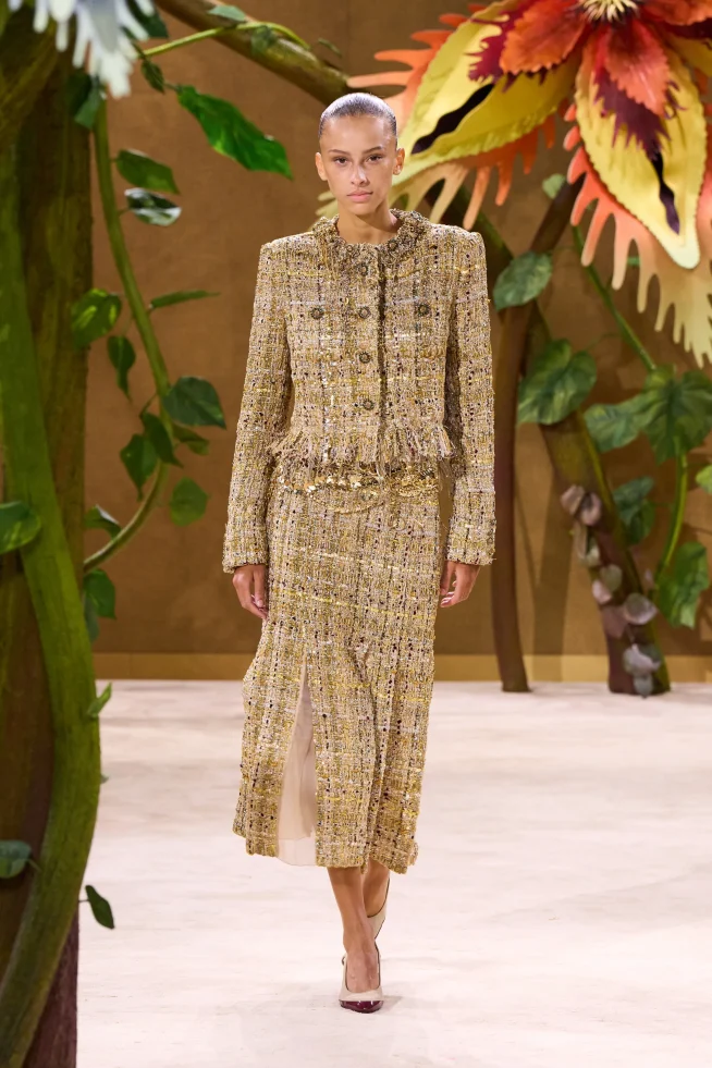Chanel Outono/Inverno 2026-2027: Alta Costura 00055 chanel fall 2026 couture credit gorunway 654x981
