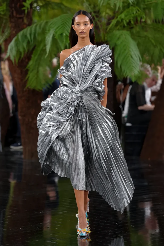 Dior Outono/Inverno 2026-2027: Alta Costura fio00164 654x981