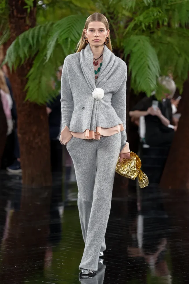 Dior Outono/Inverno 2026-2027: Alta Costura fio00976 654x981