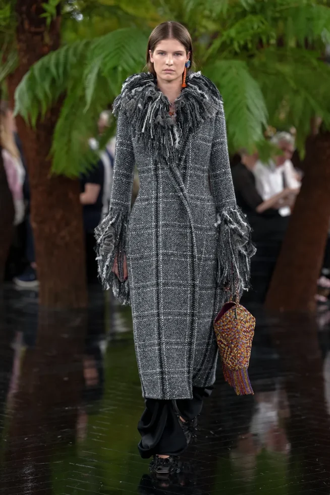 Dior Outono/Inverno 2026-2027: Alta Costura fio01103 654x981
