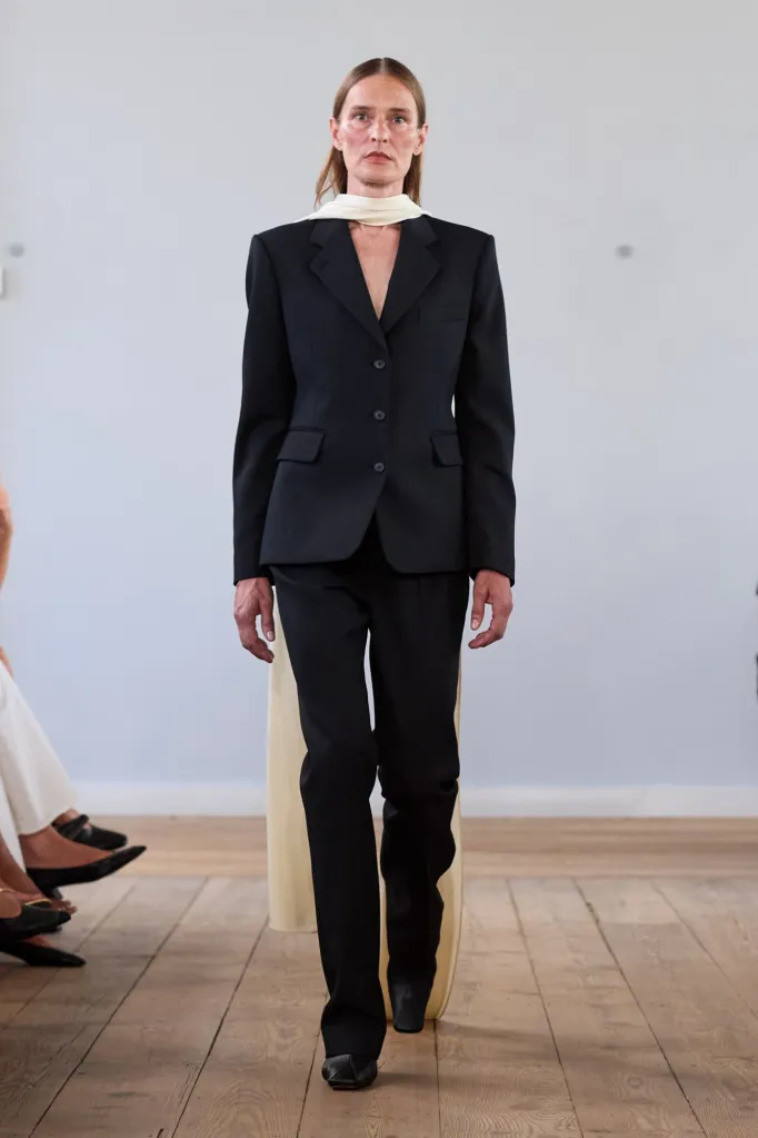 Copenhagen Fashion Week SS27: Minimalismo wp 17860800058802359974772731920919 682x1024