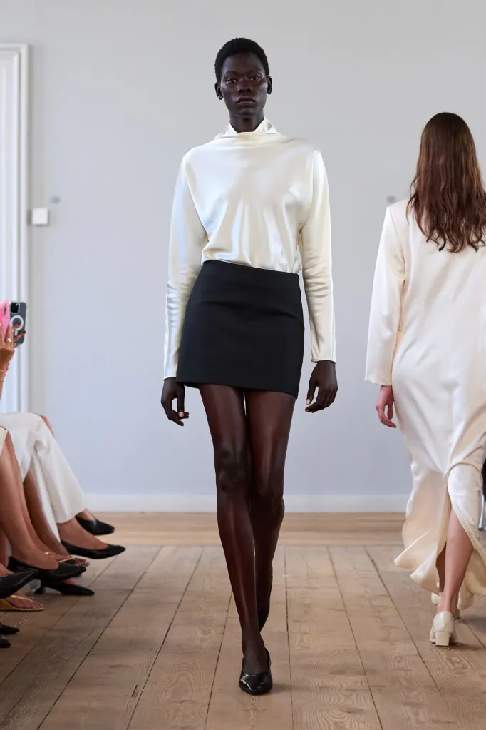 Copenhagen Fashion Week SS27: Minimalismo wp 17860800059773872454064529074226 682x1024